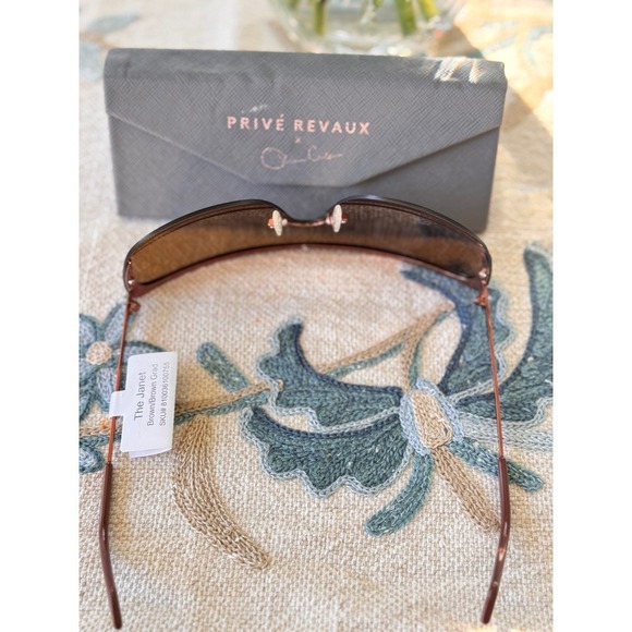 Stylish Black Sunglasses - Picture 7 of 11